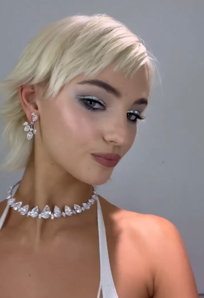 Check out these 100 celebrity hairstyles before your next haircut.