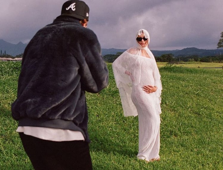 Hailey and Justin Bieber pregnancy announcement.