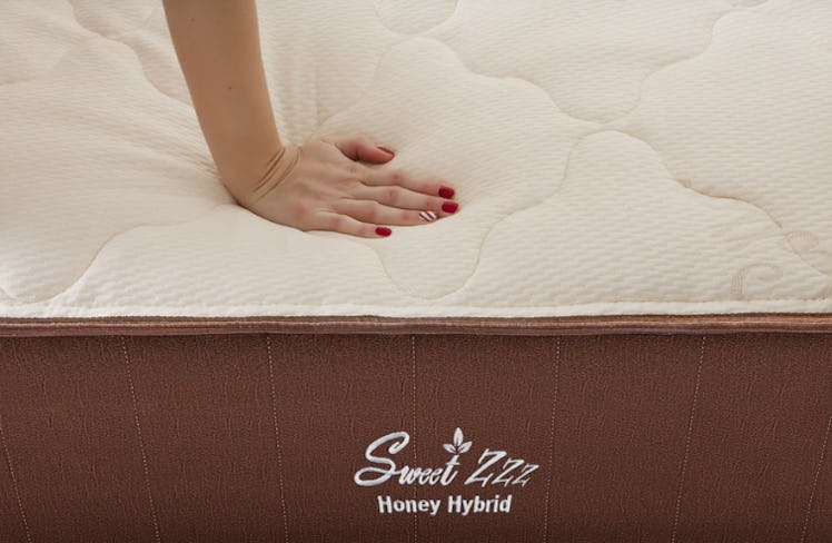 Learn More About The Honey Hybrid Mattress