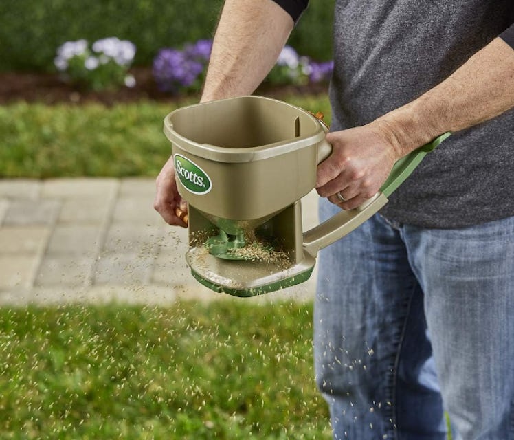 Scotts Hand-Powered Spreader