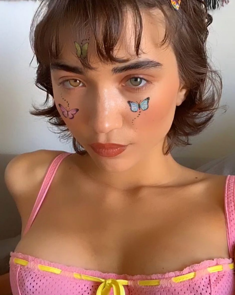 These 100 celeb hairstyles include shags, bangs, and bobs.