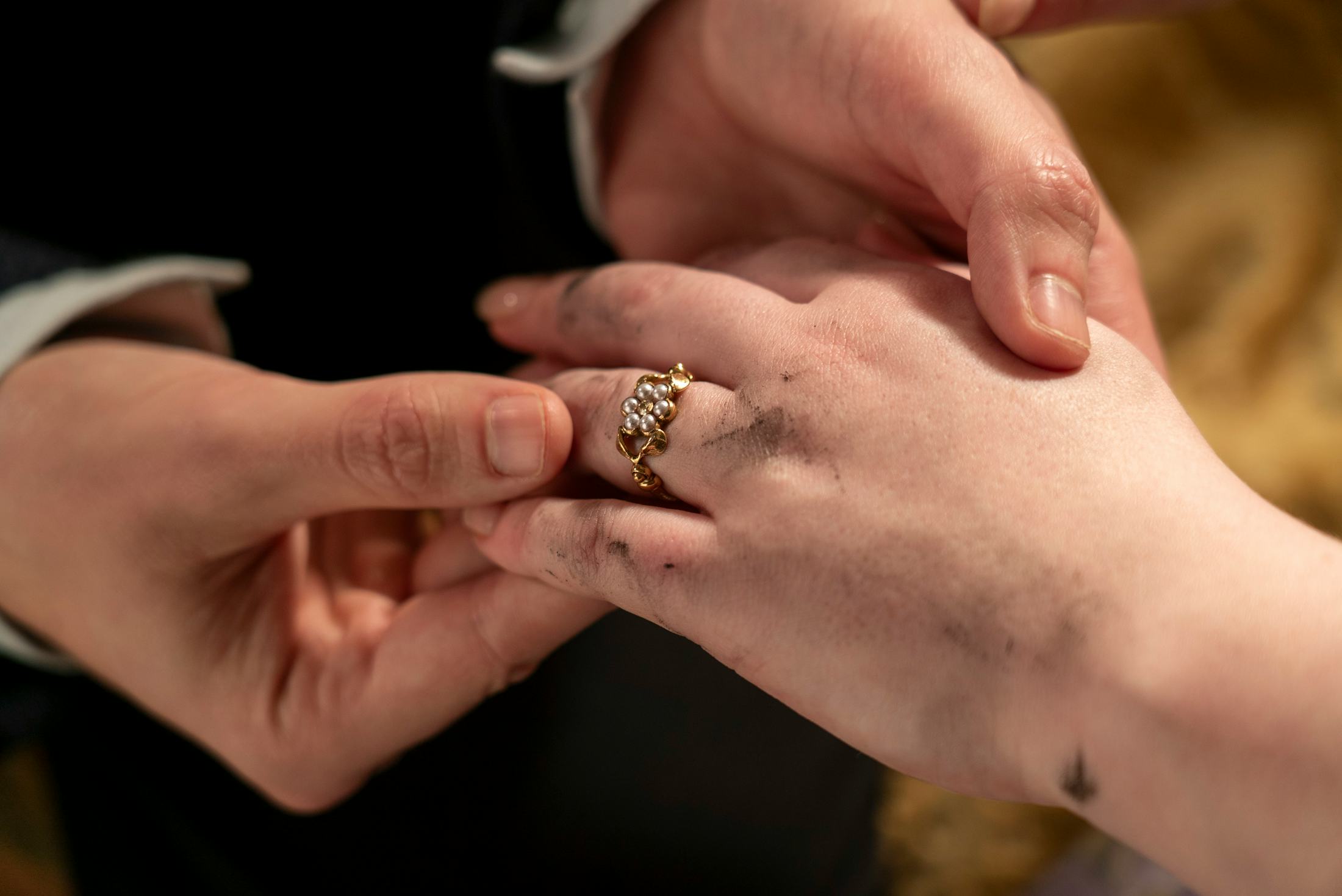 Penelope’s 'Bridgerton' Engagement Ring Looks Exactly Like Daphne’s