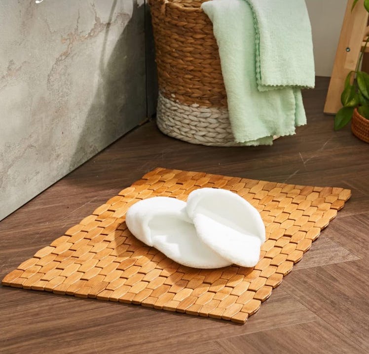 GOBAM Rollable Bamboo Bath Mat