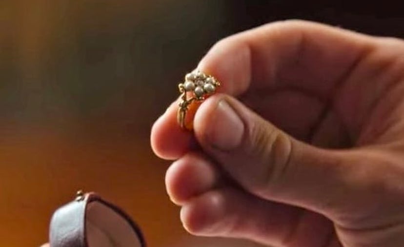 Anthony Bridgerton's engagement ring in 'Bridgerton' Season 2.