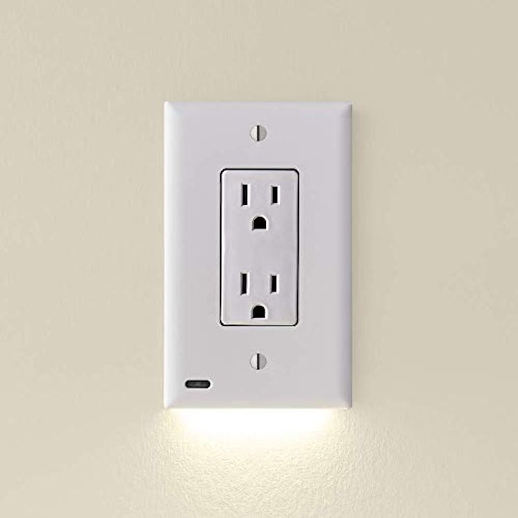 SnapPower Outlet GuideLight 