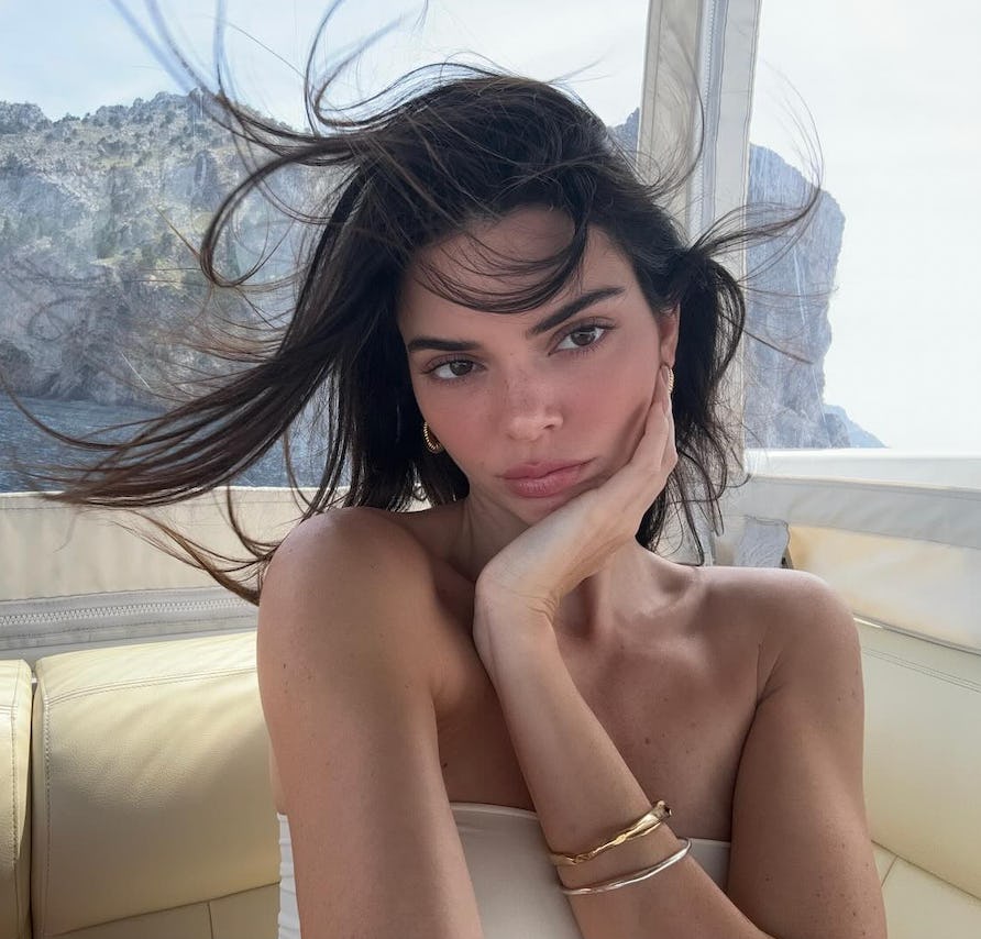 Kendall Jenner posts a selfie on a boat in Mallorca Spain, with sister Kylie Jenner.