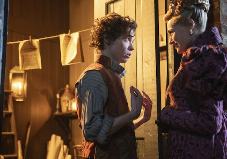 Cressida Cowper and the printer assistant in 'Bridgerton' Season 3