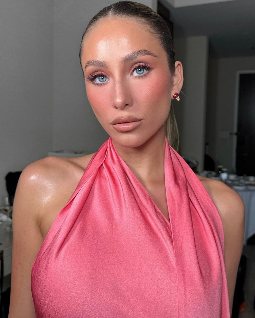 Alix Earle "Peach Girl" Makeup look.
