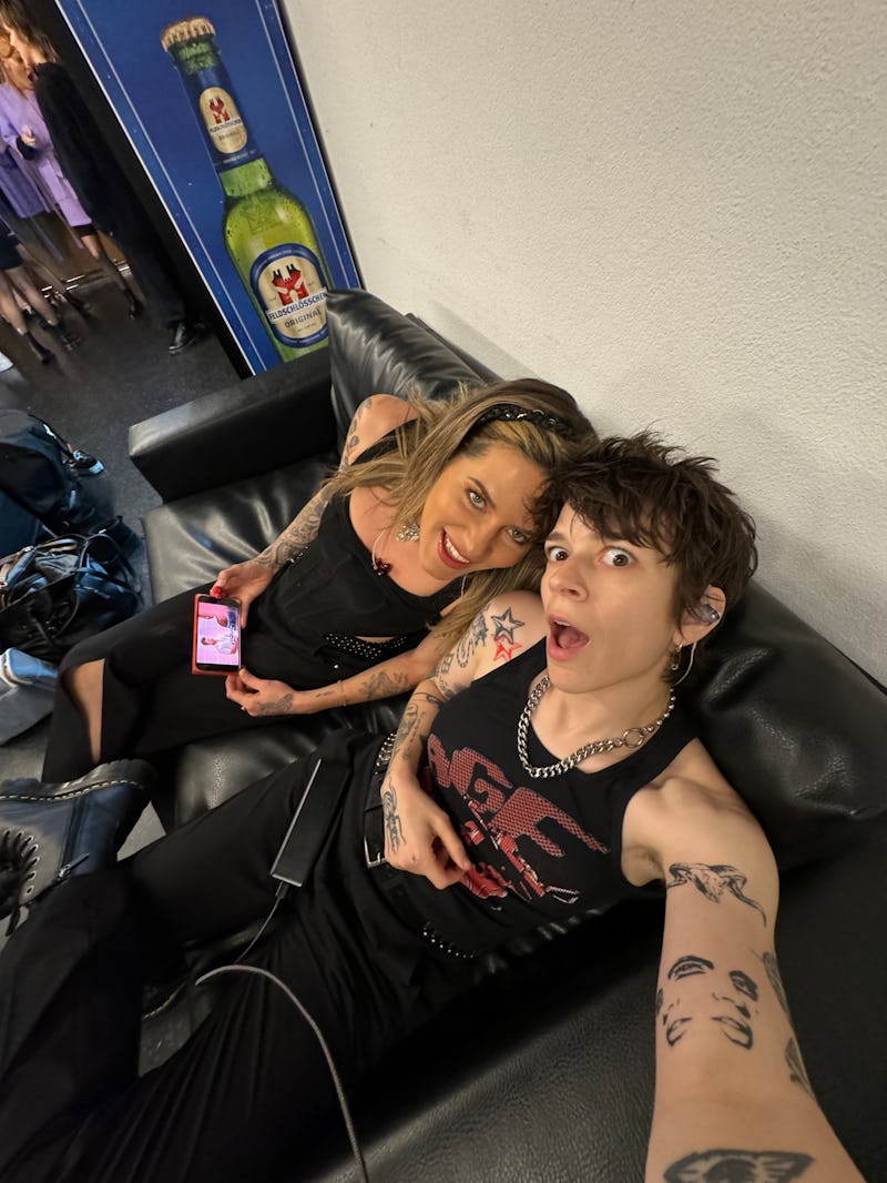 Daisy Spencer shares a selfie backstage at the 'GUTS' tour. 