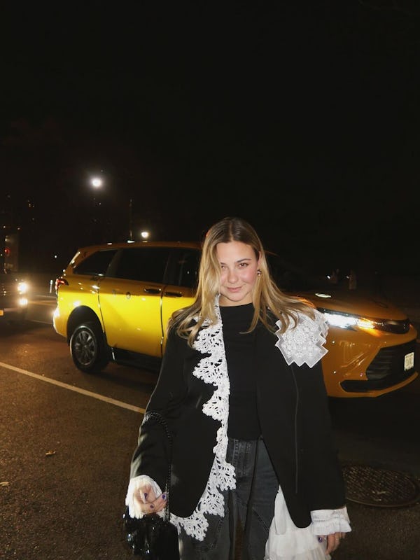 Influencers wear the doily trend.