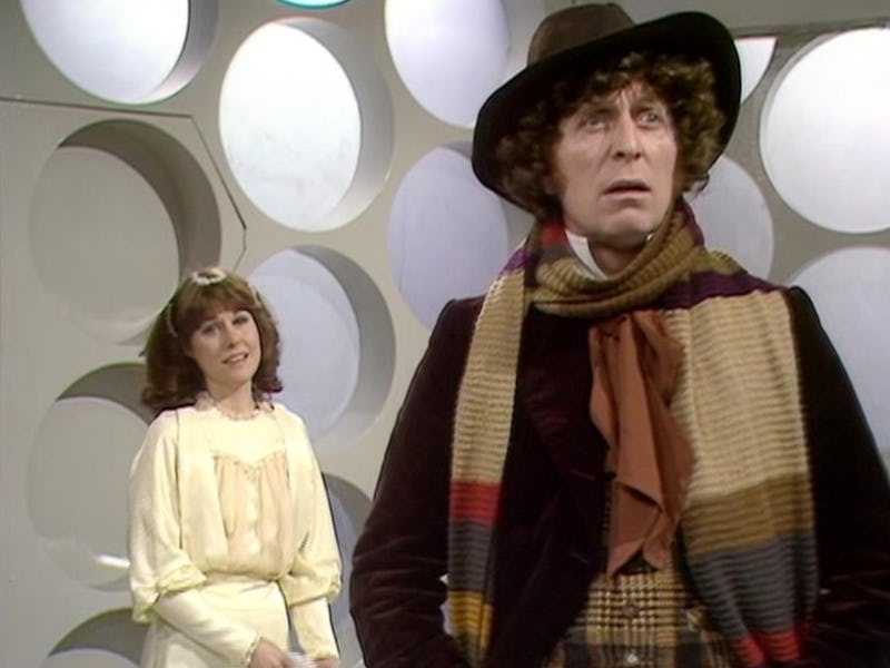 Sarah Jane Smith (Elisabeth Sladen) and the 4th Doctor (Tom Baker) in 'Doctor Who: The Pyramids of M...