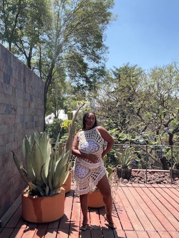 Influencers wear the doily trend.