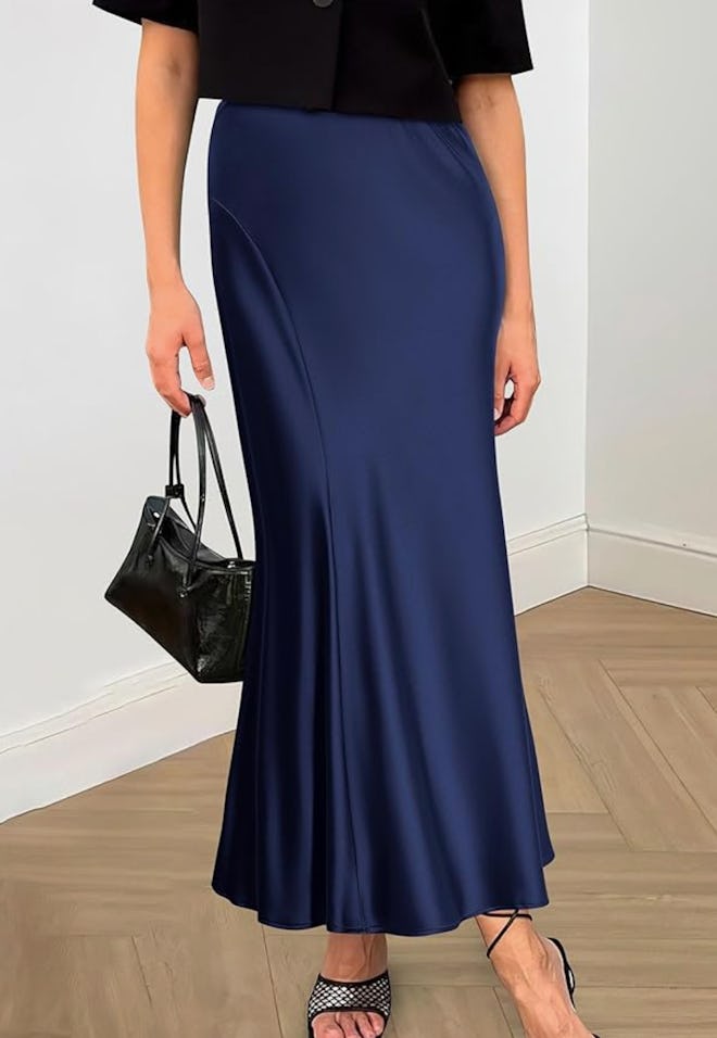 KIRUNDO Satin Elastic High Waisted Maxi Skirt