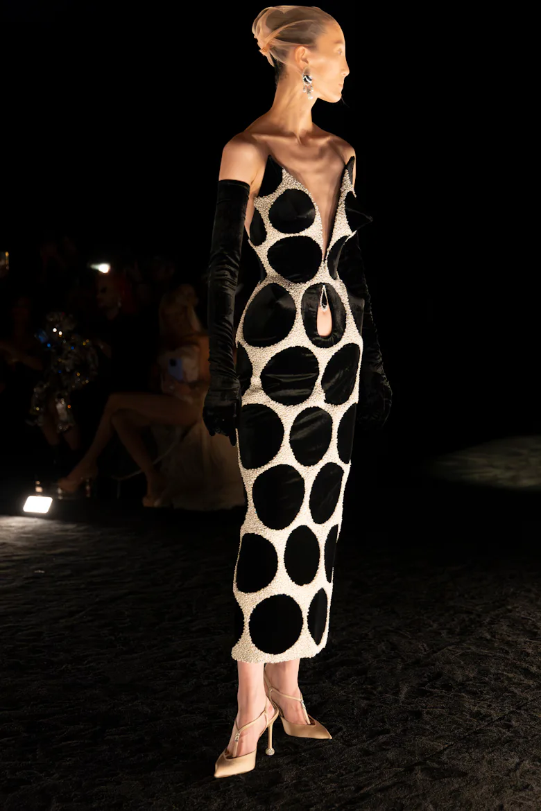 The Best Looks From Couture Week Fall 2024: Runway Photos The Best Looks From Couture Week Fall 2024: Runway Photos