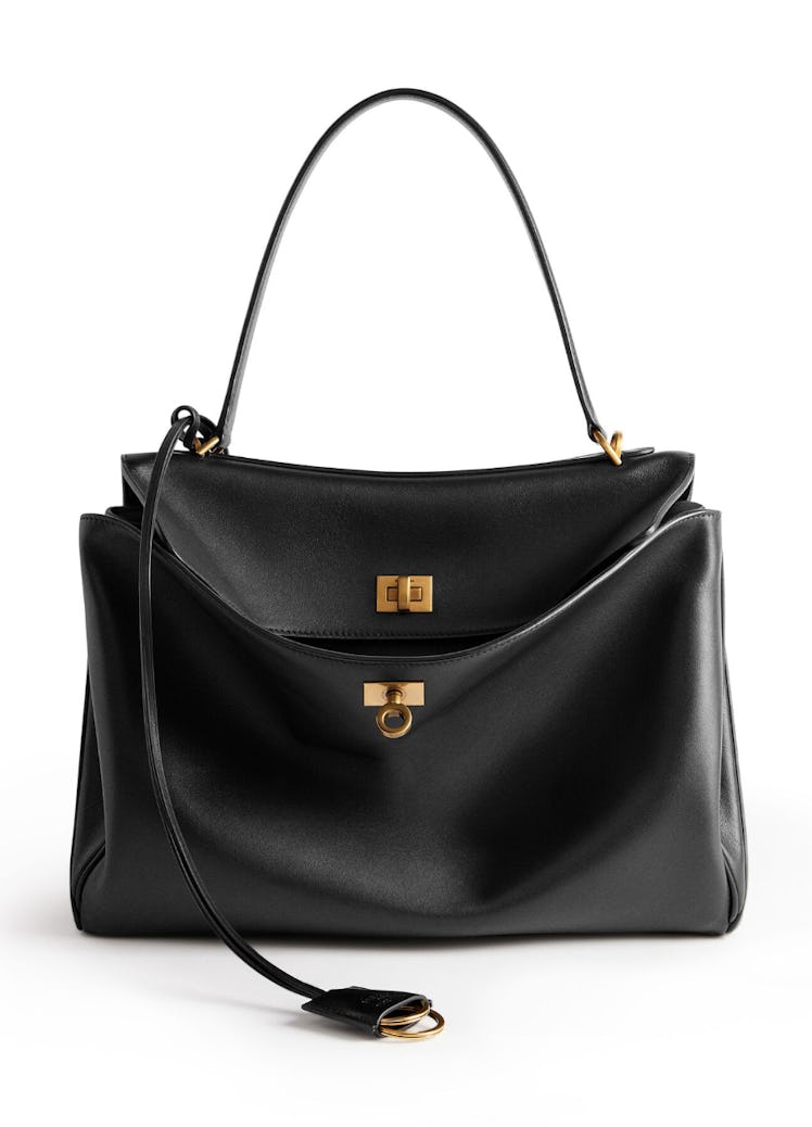 black medium handbag