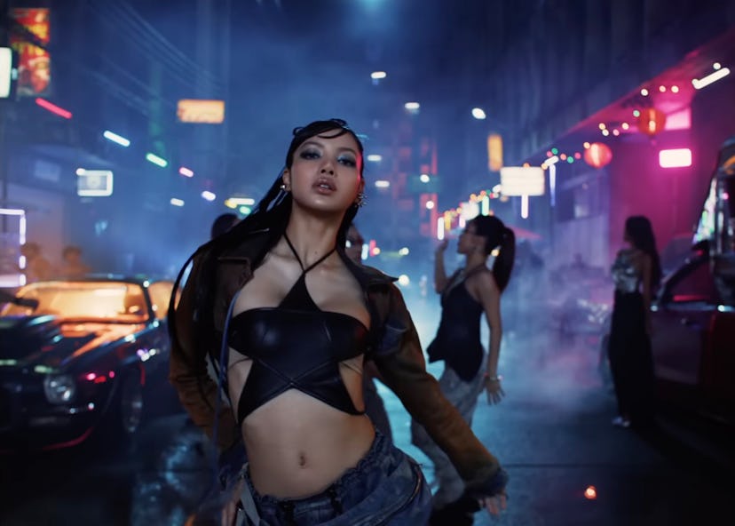 Lisa in the 'Rockstar' music video.