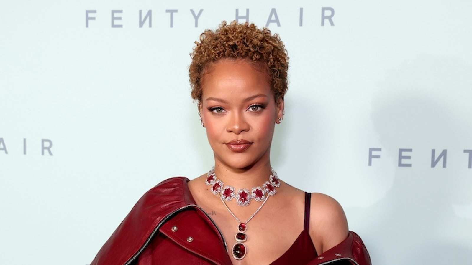 Rihanna Switched Up Her Hair (Again) — And It's So 2000s