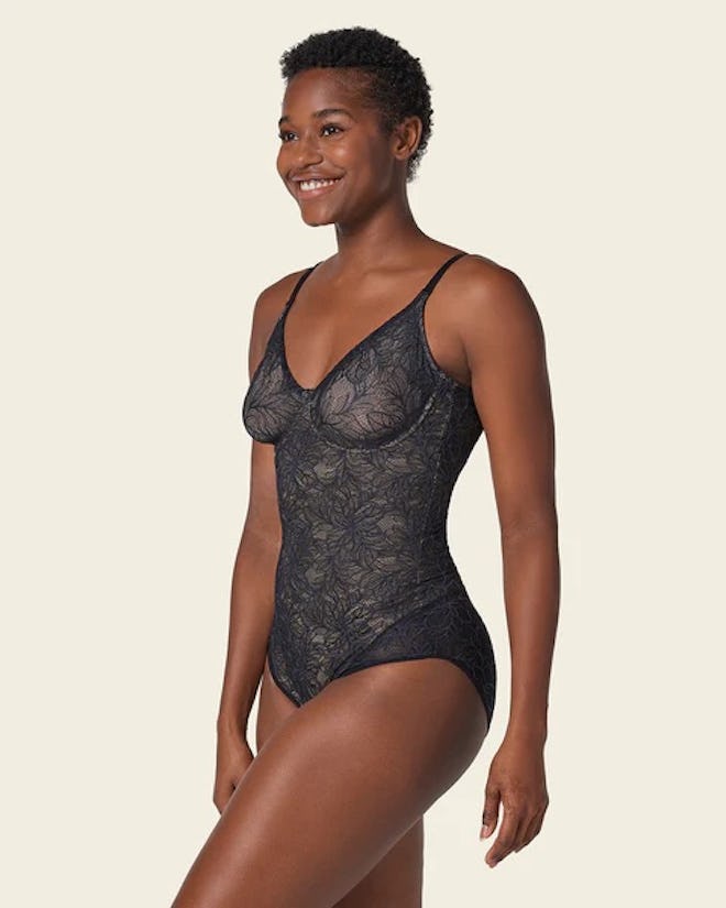 Shaping Lace Bodysuit with Underwire Fabric Cups