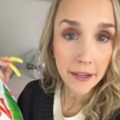 Dietitian Mom's Message To Shamers: We Know Veggie Straws Aren't Veggies. We Don't Care.