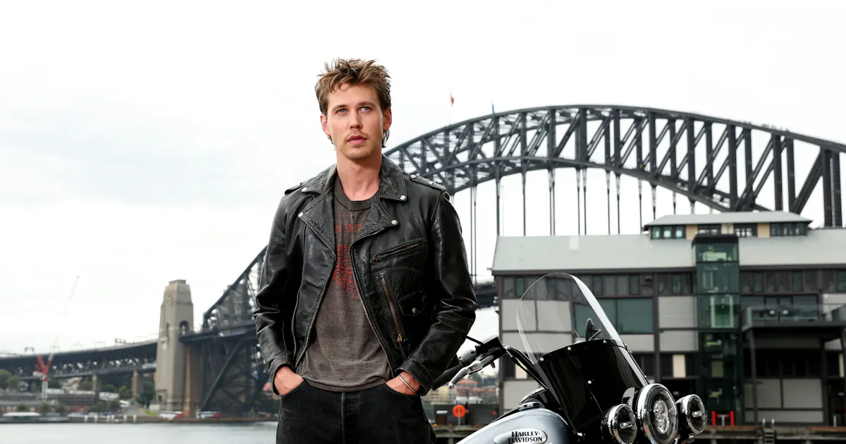 Butler Assisting Dressing Austin Butler Proves Men Can Nail the Method Dressing Trend, Too