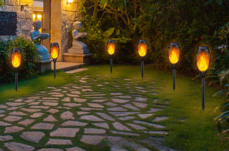 IkeeRuic Solar Tiki Lights (6-Pack)