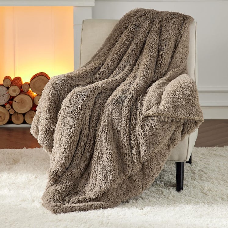 Bedsure Faux Fur Throw Blanket