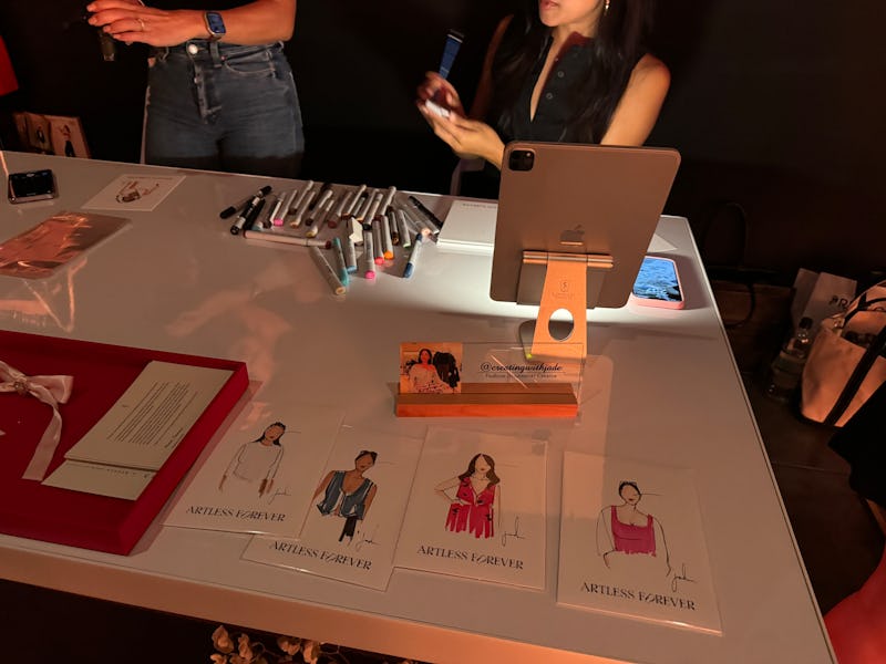 There were custom sketch drawings at the Bustle event in LA.