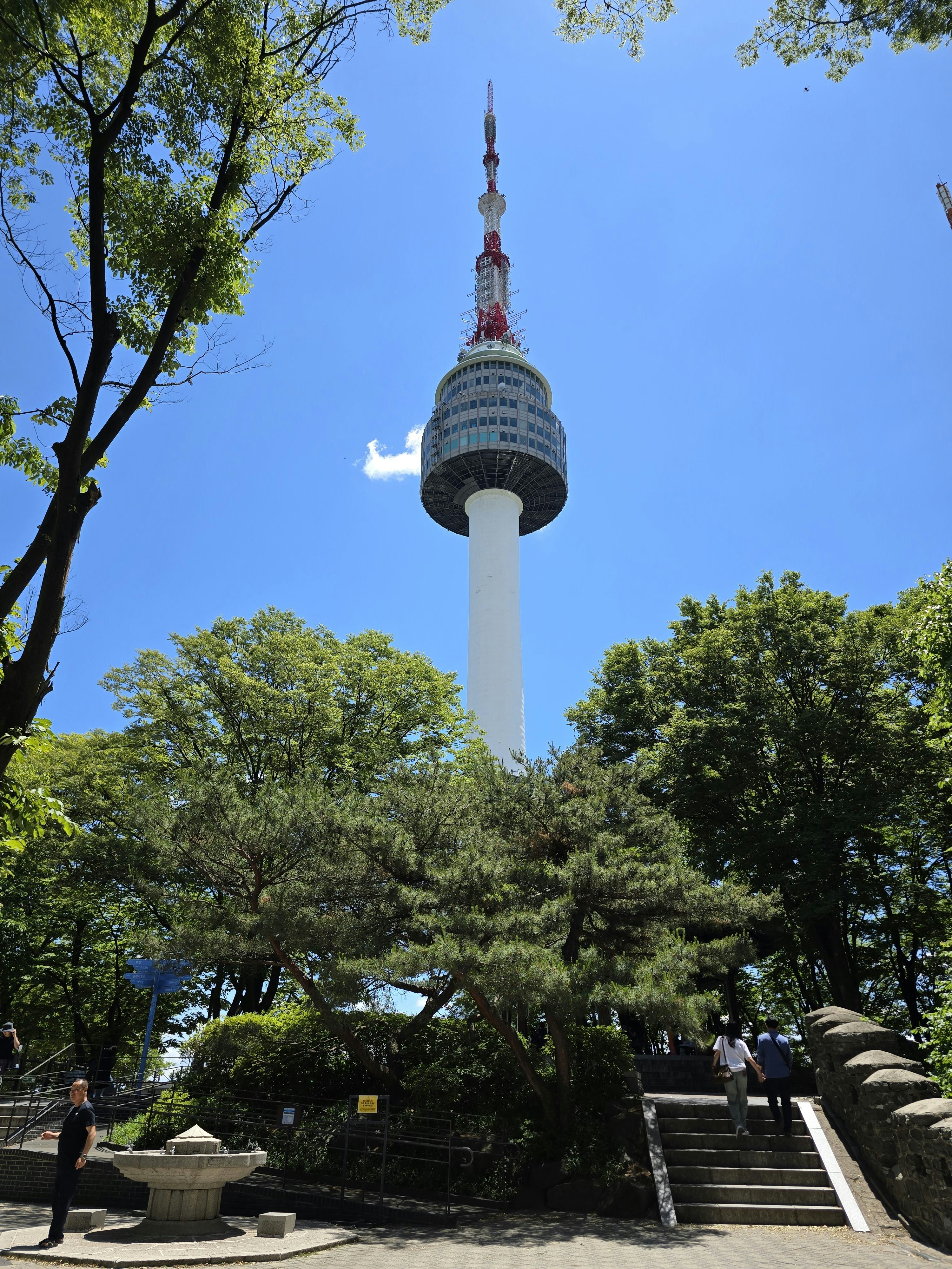 Seoul Tower sits atop Namsam Park, offering patrons 360-degree views of all of Seoul, South Korea