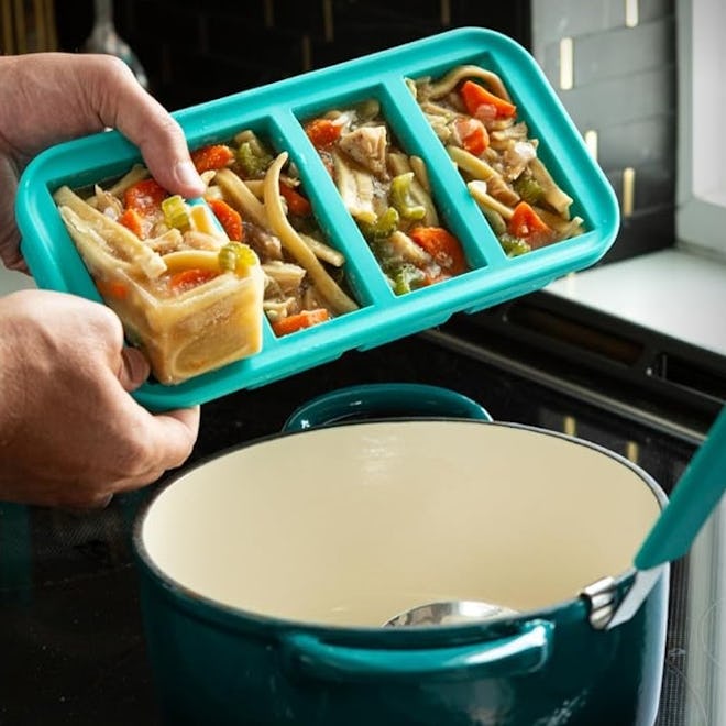Souper Cubes Silicone Freezer Tray With Lid 