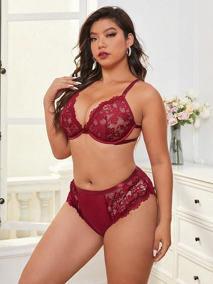 MakeMeChic Lace Lingerie Set