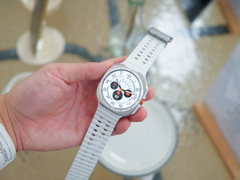 Inverse deputy tech editor Raymond Wong trying out the new Samsung Galaxy Watch Ultra smartwatch tha...