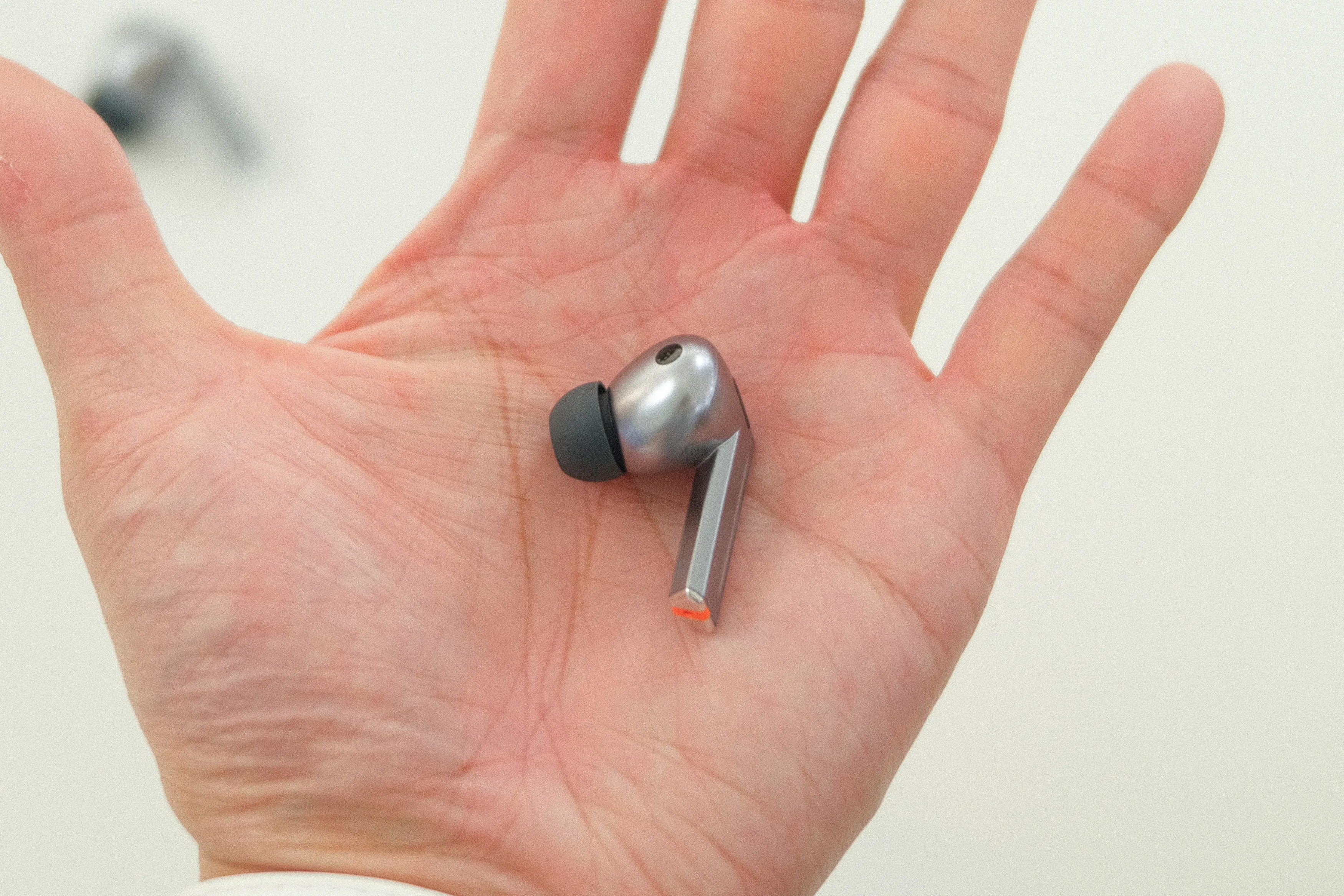 samsung-galaxy-buds-3.jpg?w=1200\u0026h=1200\u0026fit=crop\u0026crop=faces\u0026fm=jpg