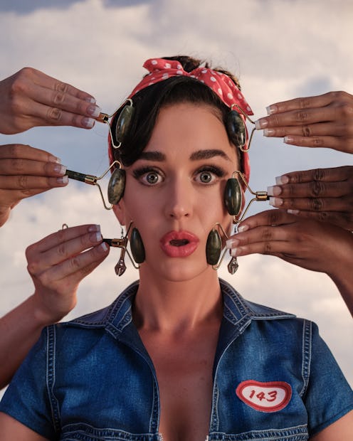 The "Woman's World" lyrics, by Katy Perry, are about female empowerment.