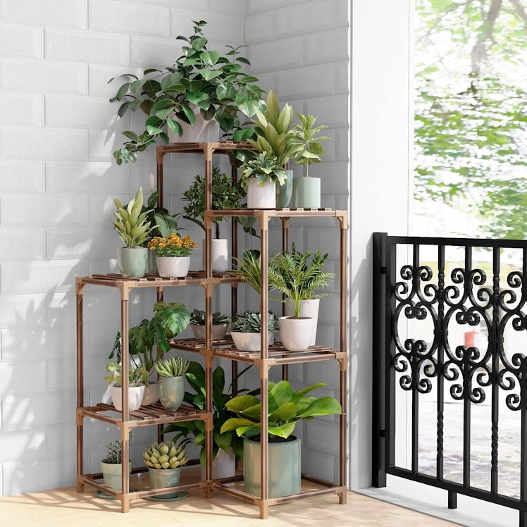 New England Stories Corner Plant Stand