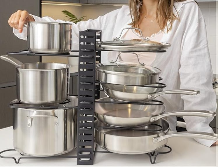 GeekDigg Adjustable Pots and Pans Organizer