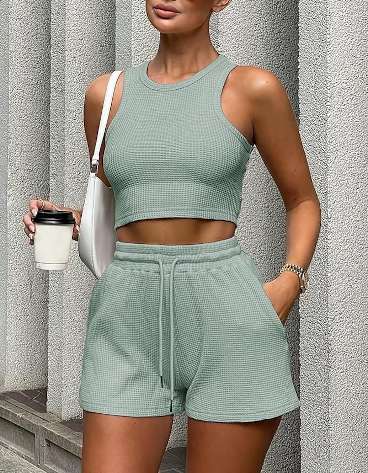 Lingswallow Crop Top And Shorts Lounge Set (2-Pieces)