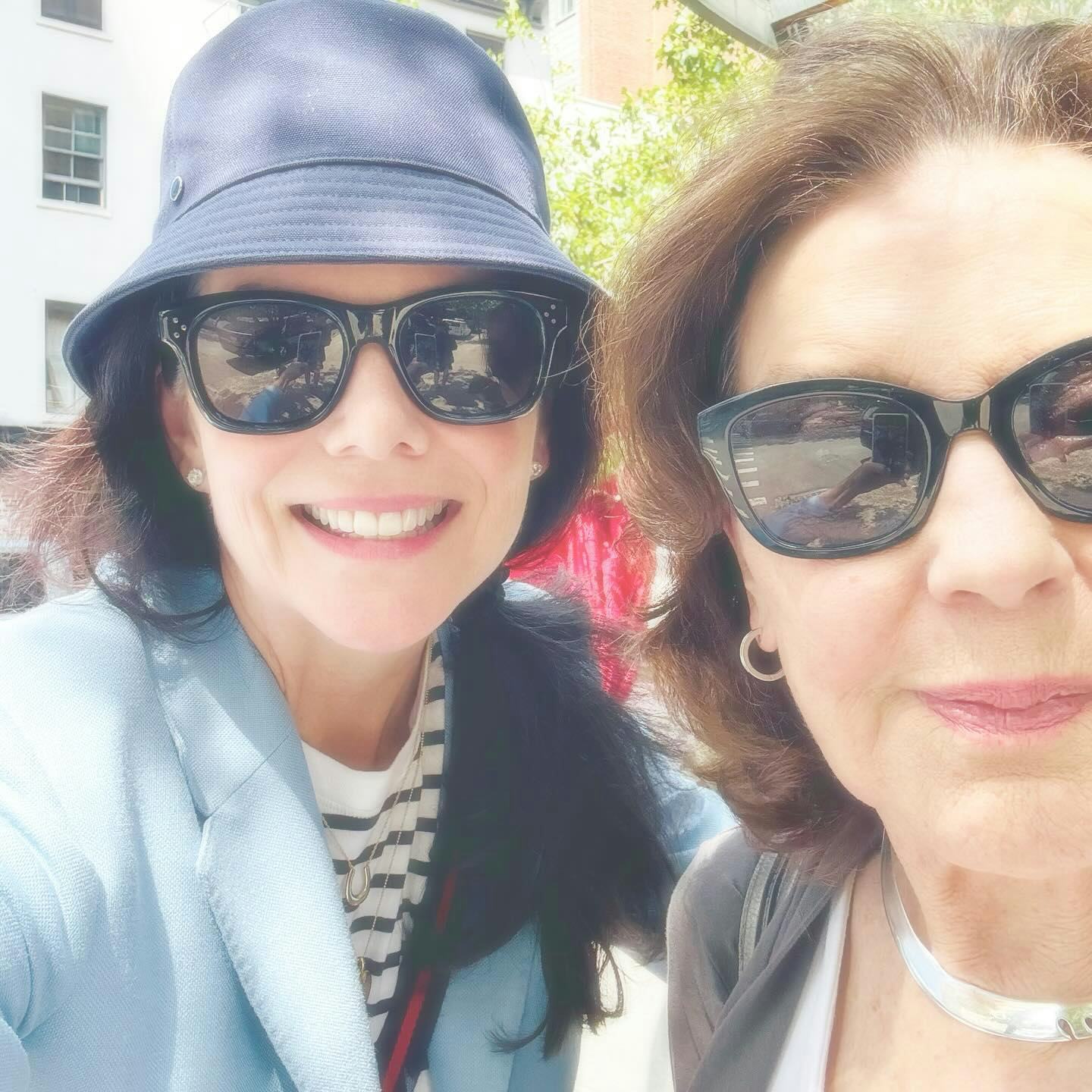 &lsquo;Gilmore Girls&rsquo; stars Lauren Graham and Kelly Bishop had an Instagram reunion.
