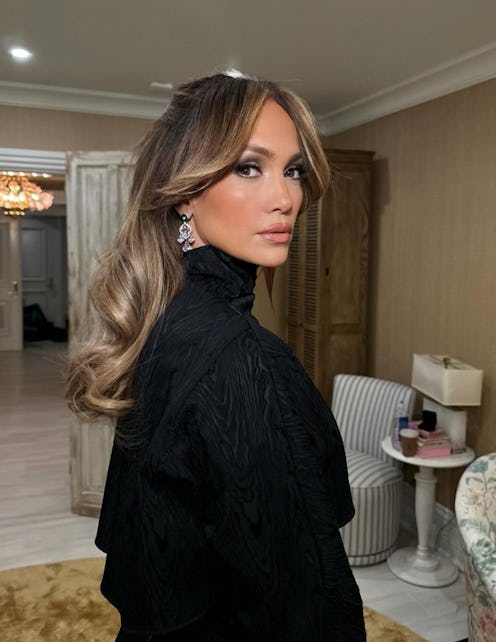 Jennifer Lopez Bridgerton-themed birthday party