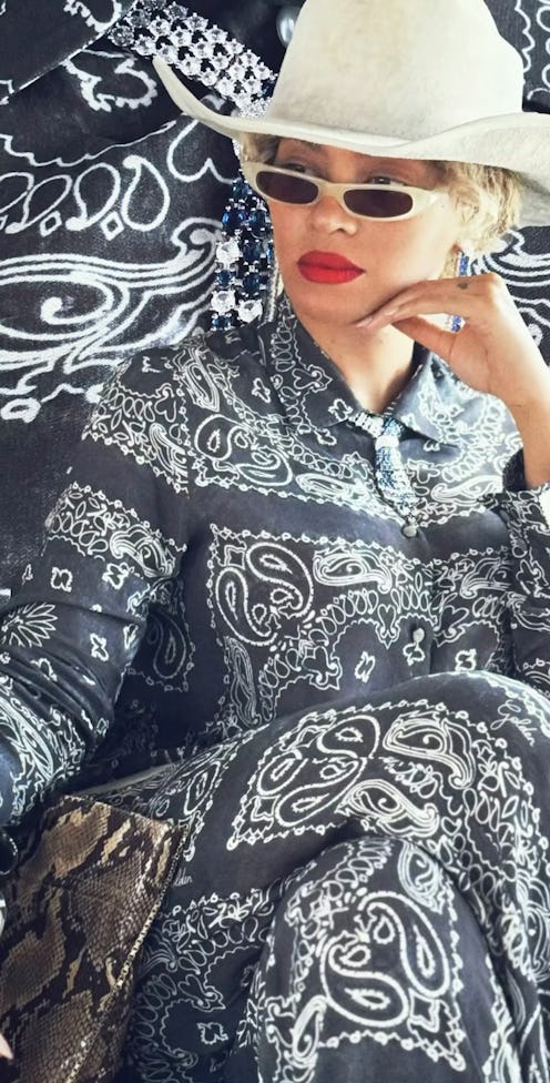 Beyoncé wears paisley co-ords.