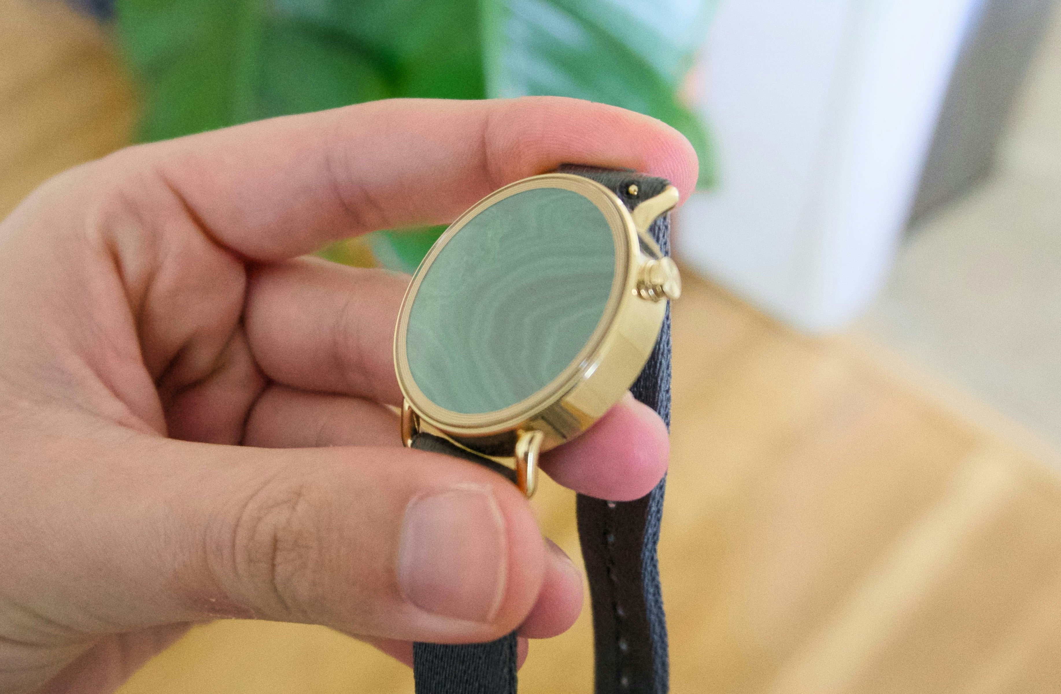 Nowatch Review: A 'Smartwatch' That Puts a Rock on Your Wrist