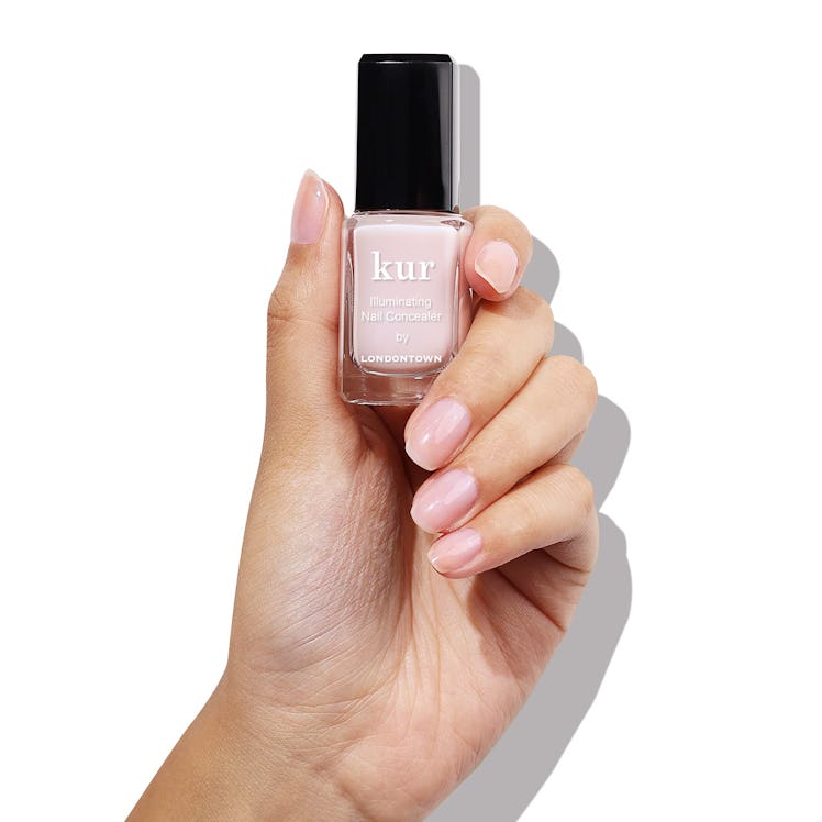 LONDONTOWN kur Illuminating Nail Concealer Polish