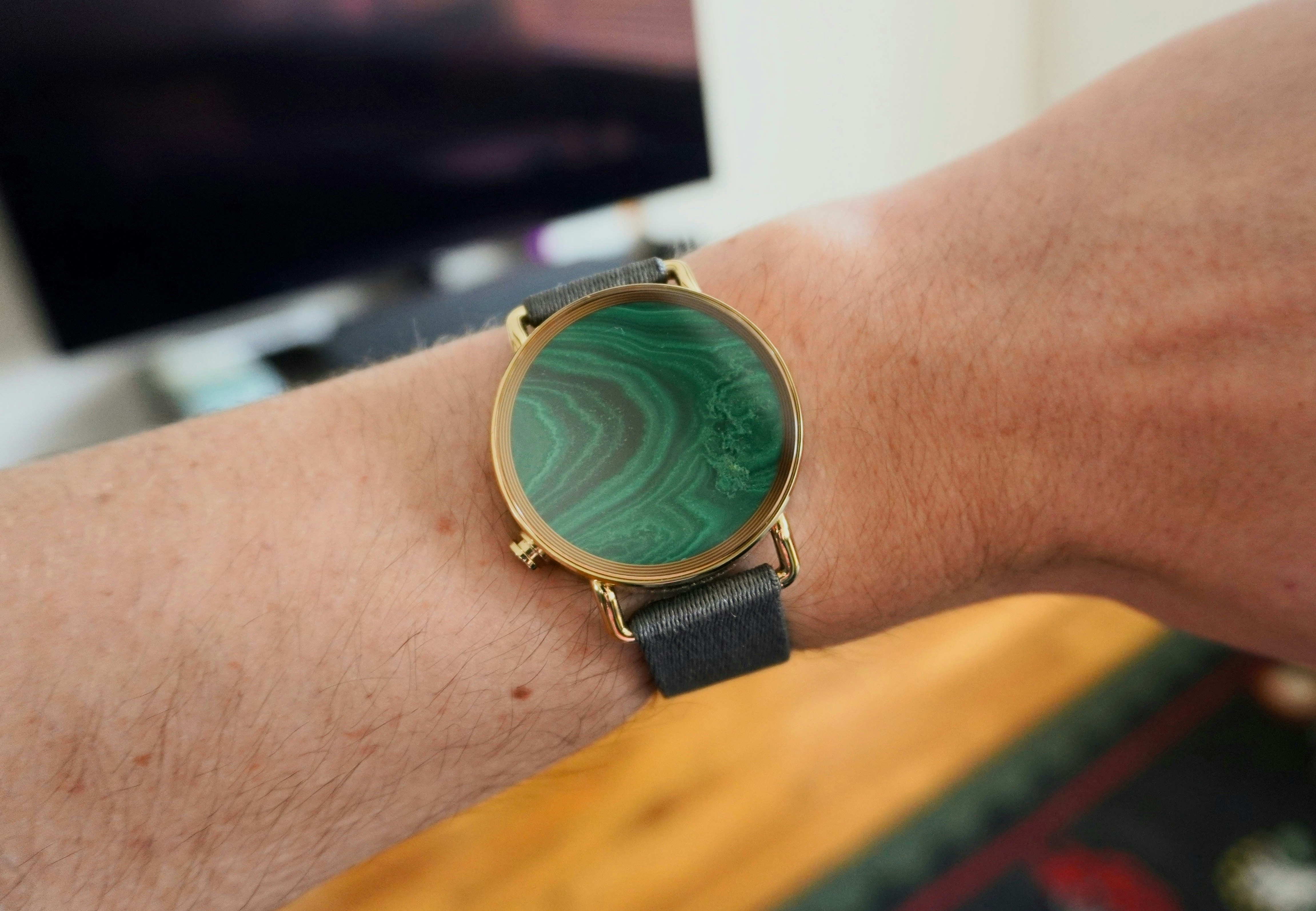 Nowatch Review: A 'Smartwatch' That Puts a Rock on Your Wrist