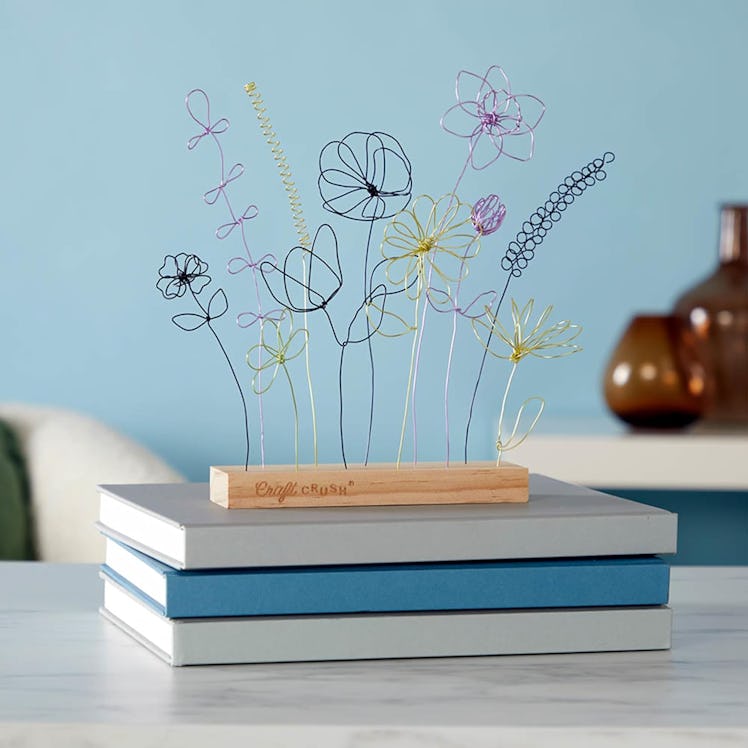 Craft Crush Wire Flowers Craft Kit & Stand