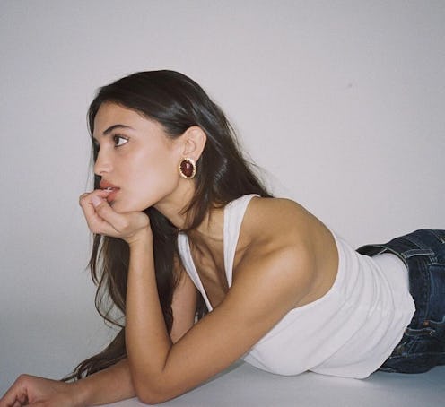 Button earring trend