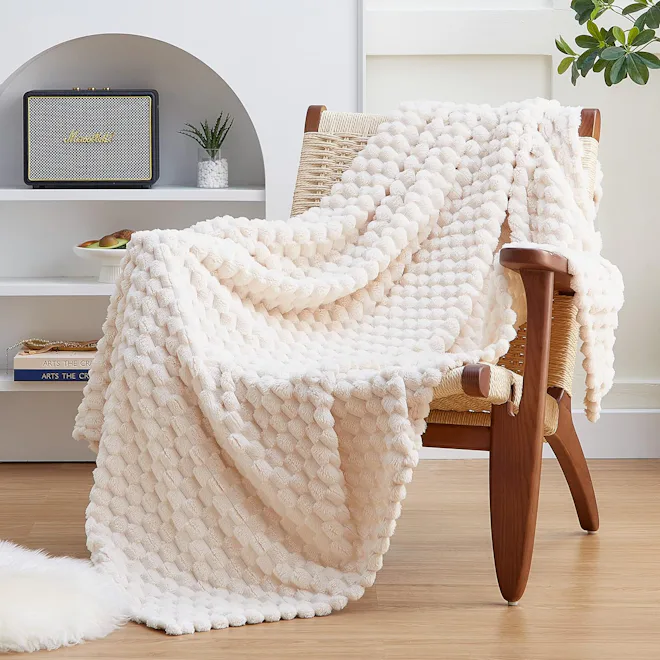 EXQ Home Fleece Throw Blanket