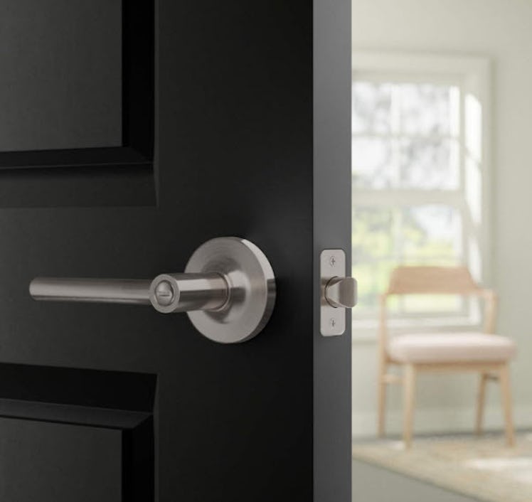 Amazon Basics Contemporary Madison Door Lever with Lock