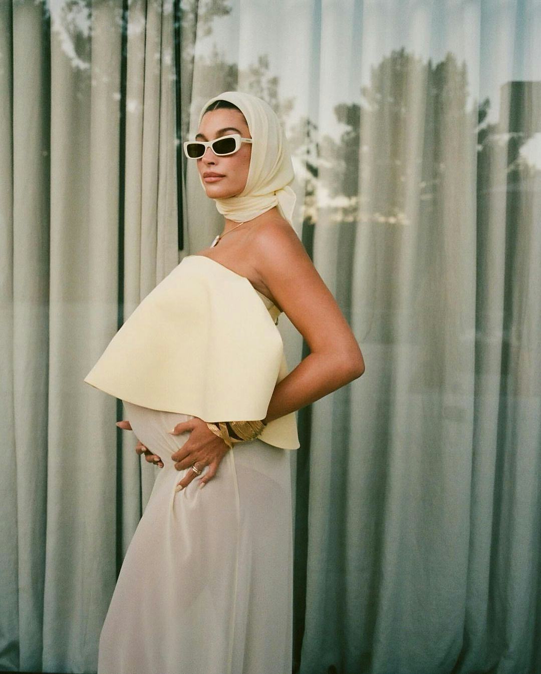 Hailey Bieber just rocked yellow &ldquo;lemon glazed donut nails."