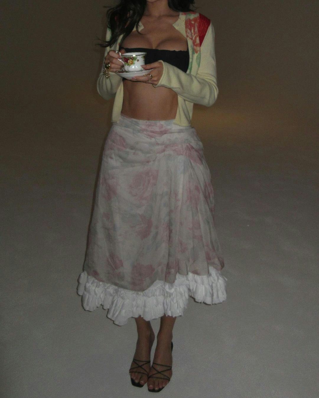 Kylie Jenner&rsquo;s bra and grandma sweater