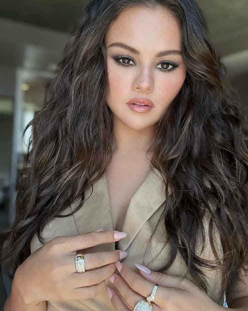 Selena Gomez big curls