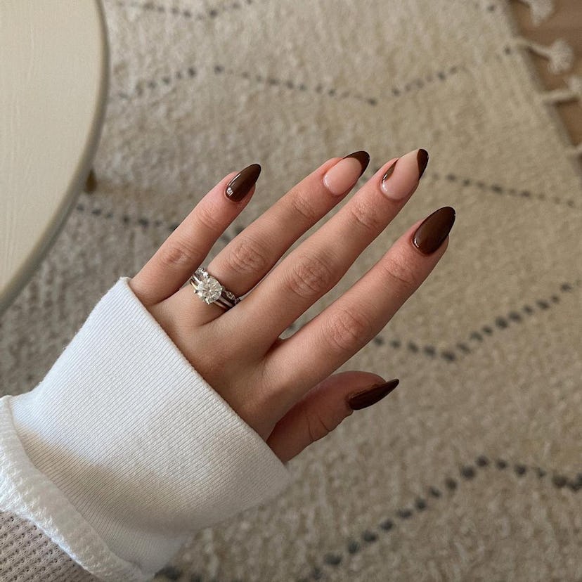 Monochrome Brown Nails: Simple, Sophisticated Style